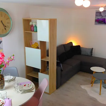Апартаменты Appartement Sur 3 Niveaux Centre Ville Caen *