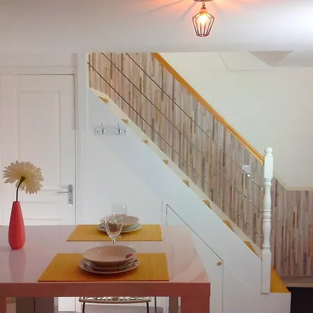 Appartement Sur 3 Niveaux Centre Ville Caen Апартаменты *